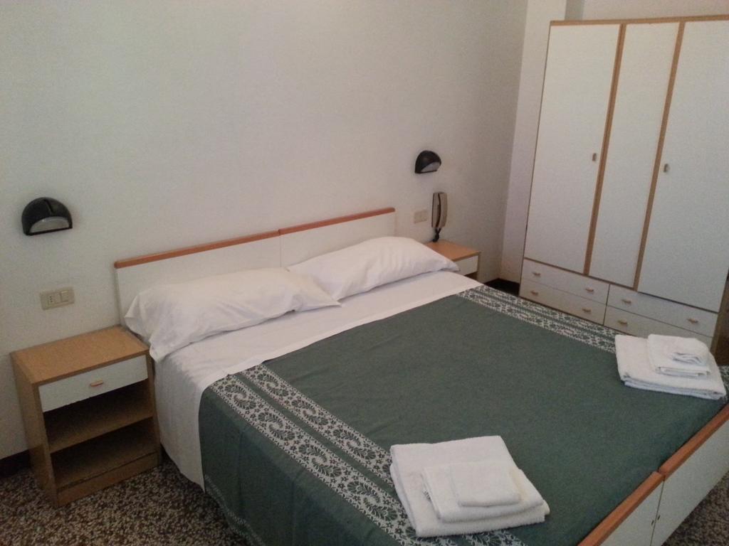 Fiorina Bed&Breakfast - Colazione Fino A Mezzogiorno - Beach Village Gratuito - Aquafan25 Oltremare20 リッチョーネ 部屋 写真