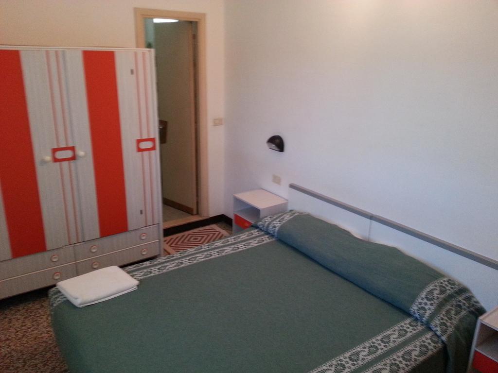 Fiorina Bed&Breakfast - Colazione Fino A Mezzogiorno - Beach Village Gratuito - Aquafan25 Oltremare20 リッチョーネ 部屋 写真